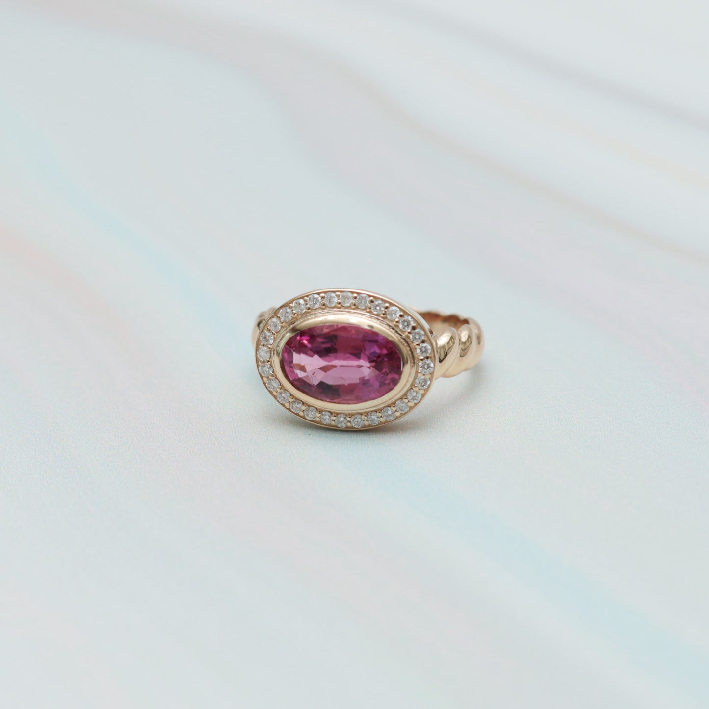 Anillo turmalina oval