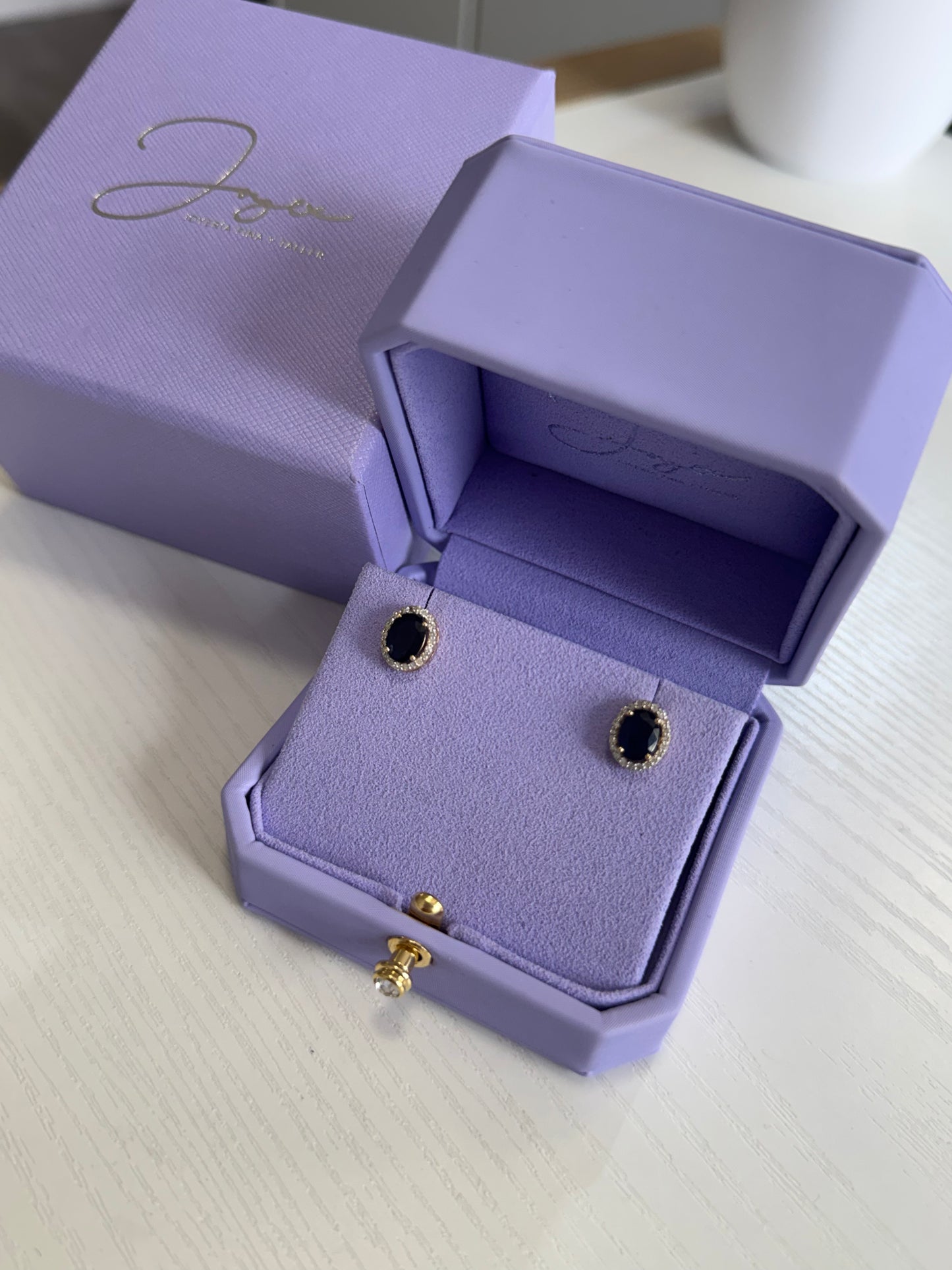 Aretes clásicos zafiros oval