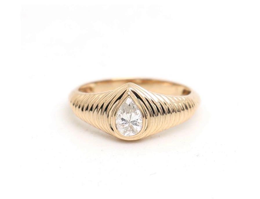 Anillo pinky lineas diamante gota