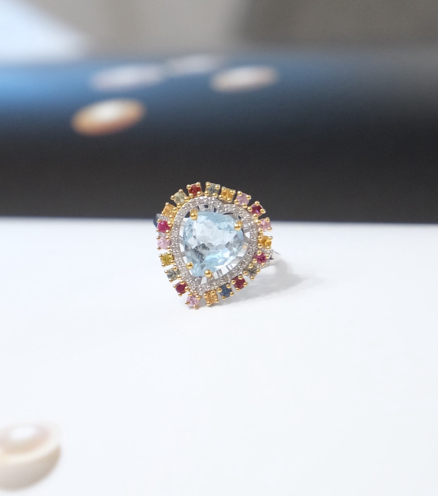 Anillo de plata con aguamarina natural corte corazón