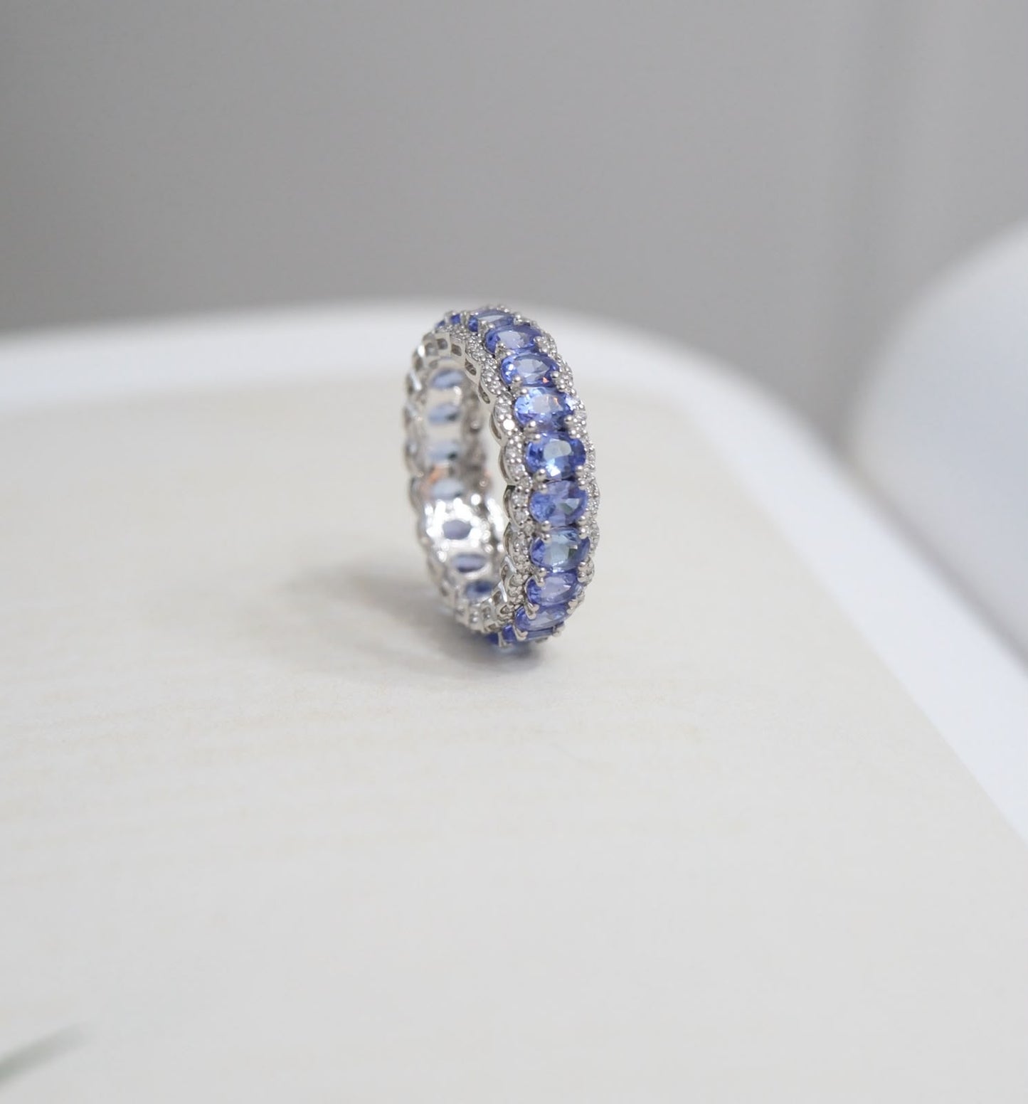 Anillo churumbela tanzanitas y diamantes