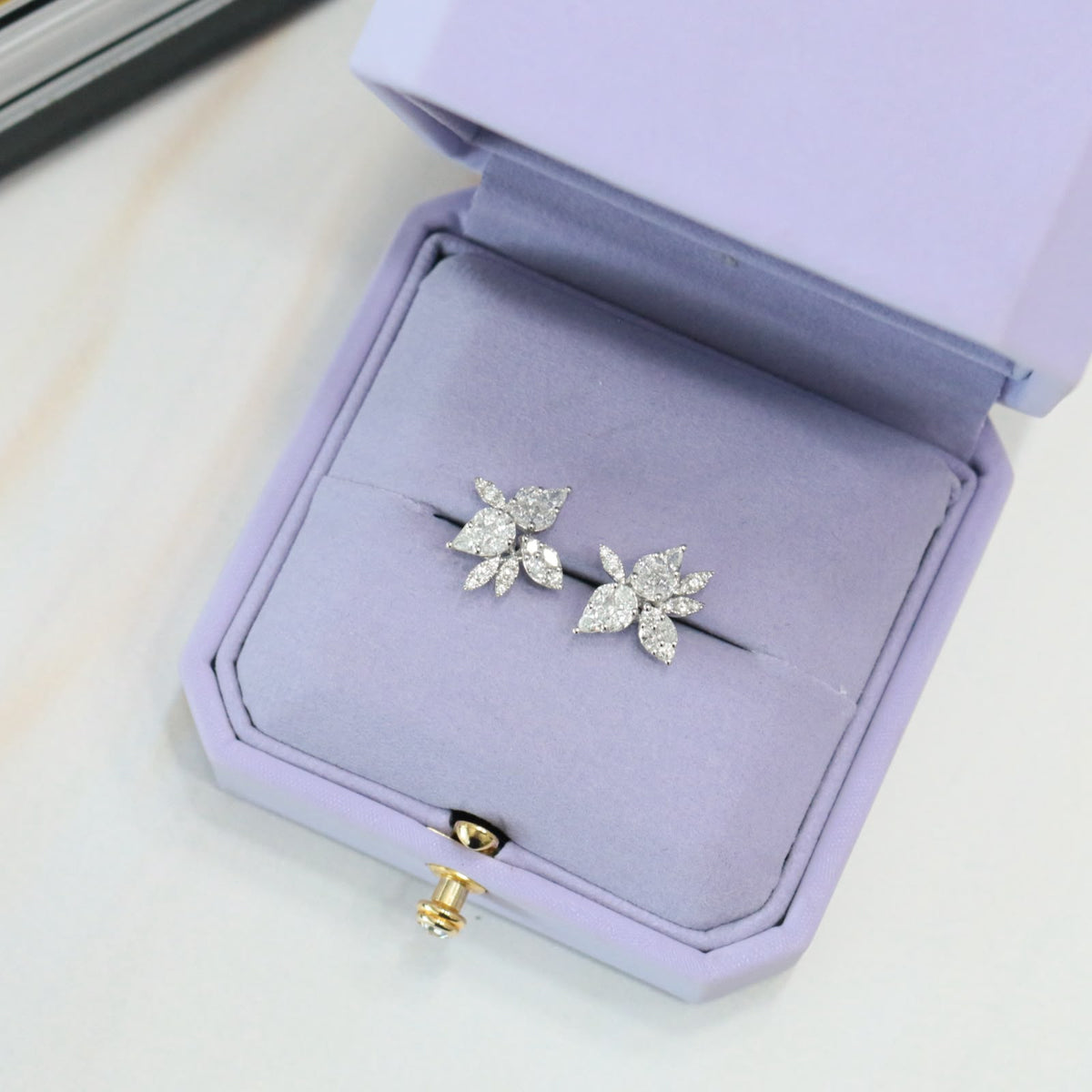 Aretes moonlight pavé 6 hojas diamantes naturales