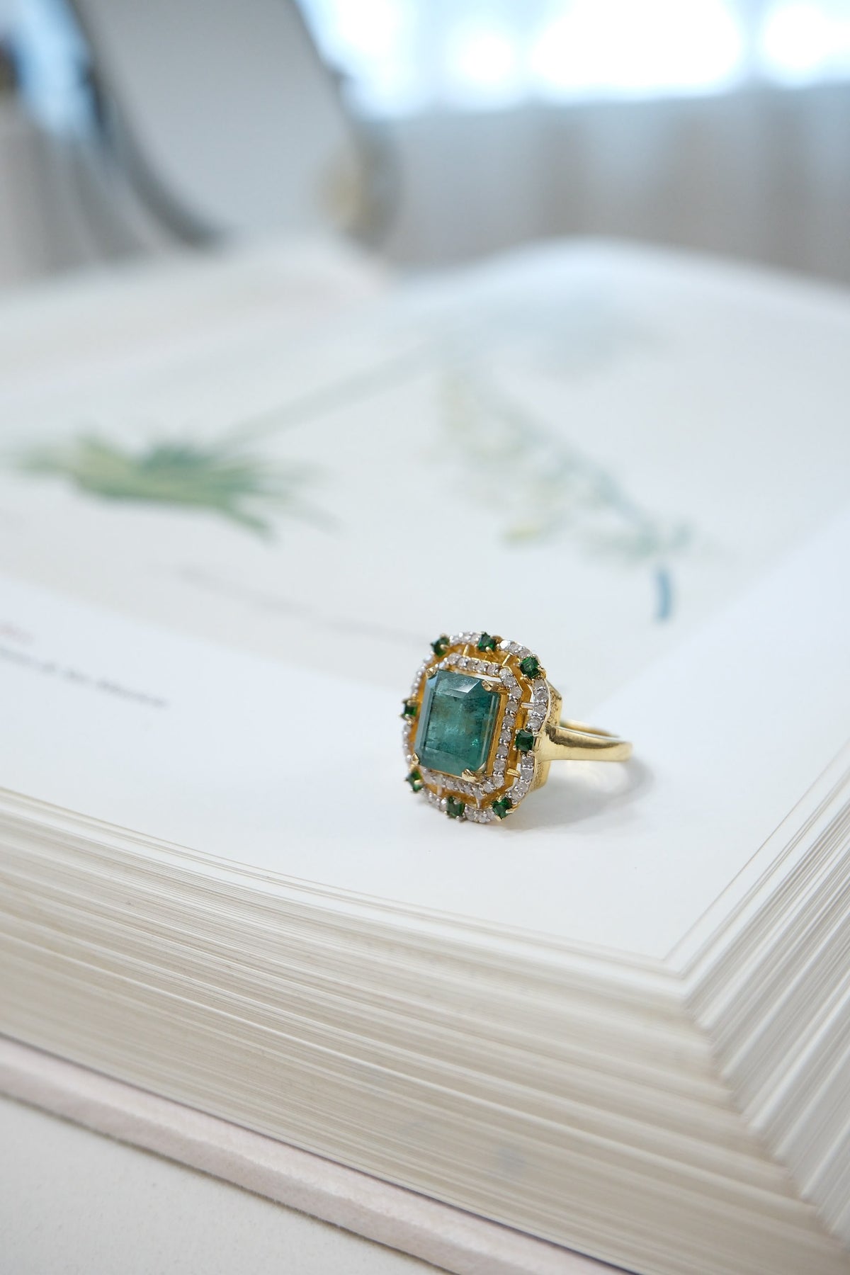 Anillo plata con diamantes, esmeraldas y tsavorita talla 6