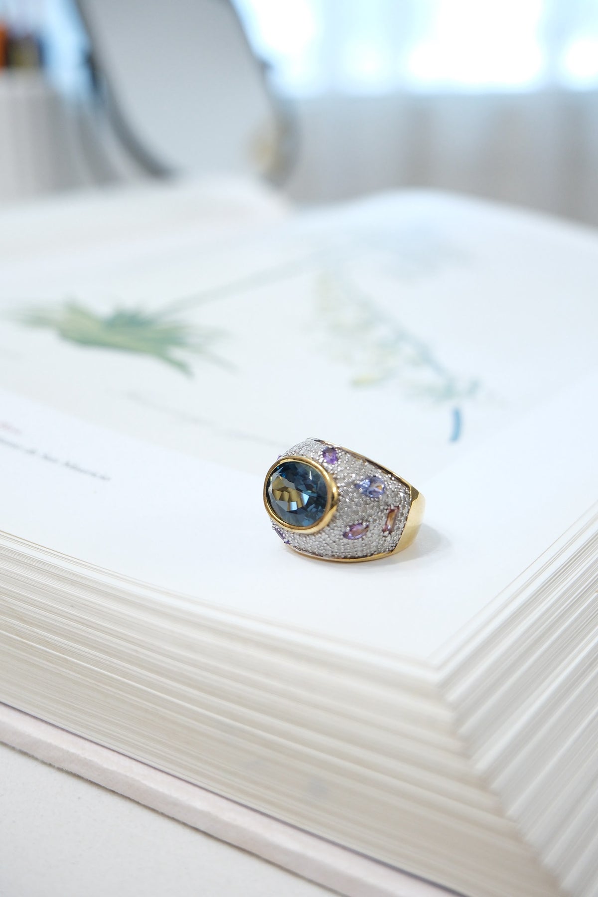 Anillo plata london blue y diamantes talla 8