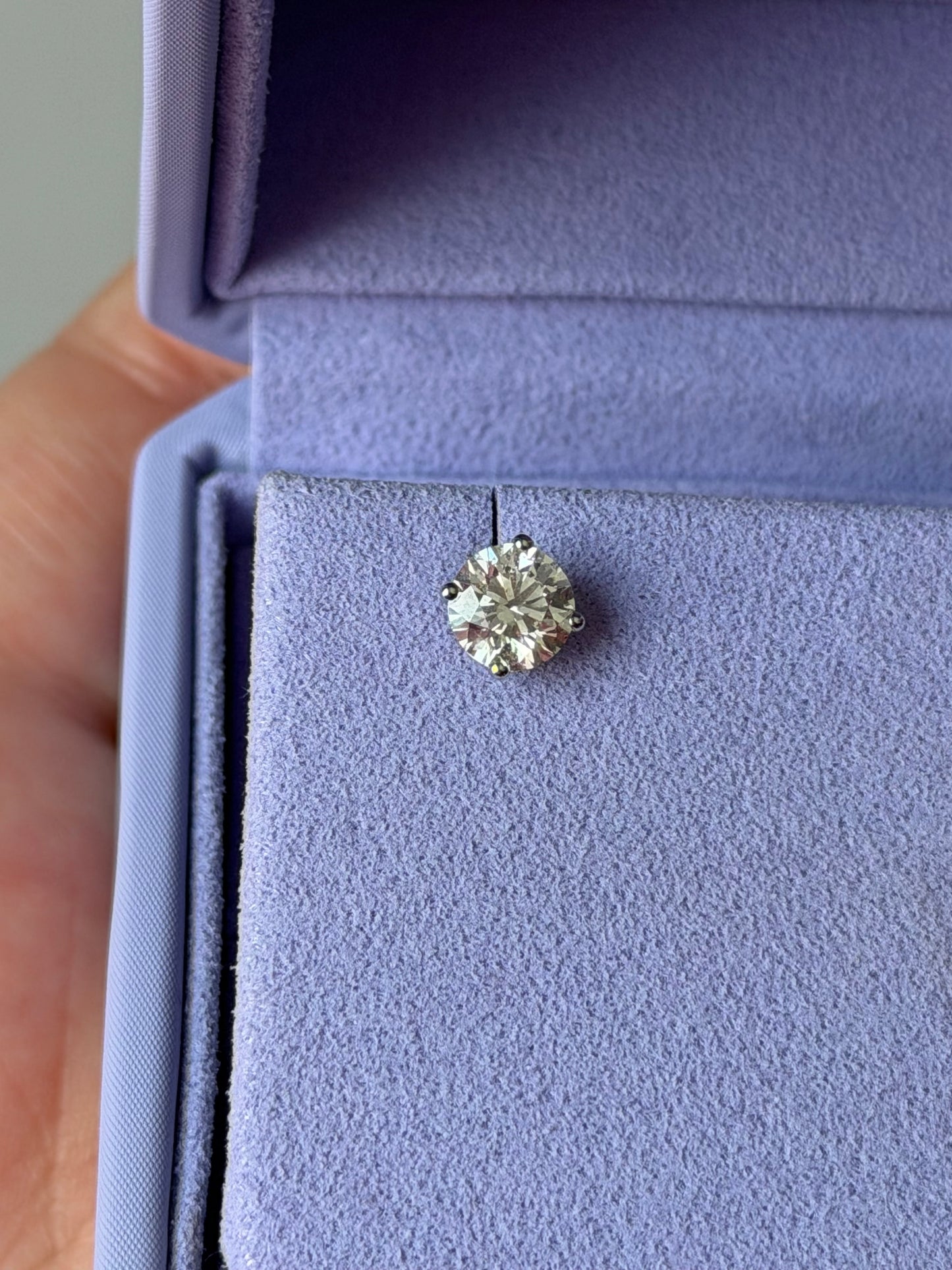 Studs diamante natural 2.00ctw