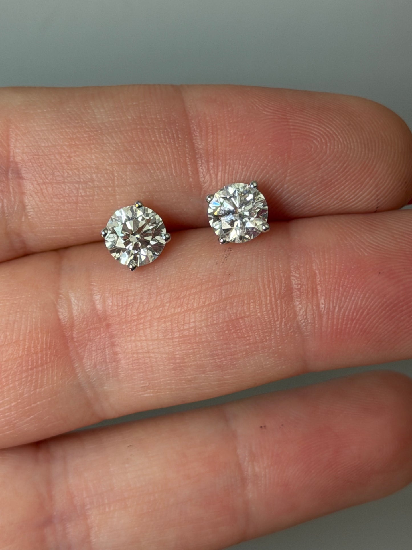 Studs diamante natural 2.00ctw