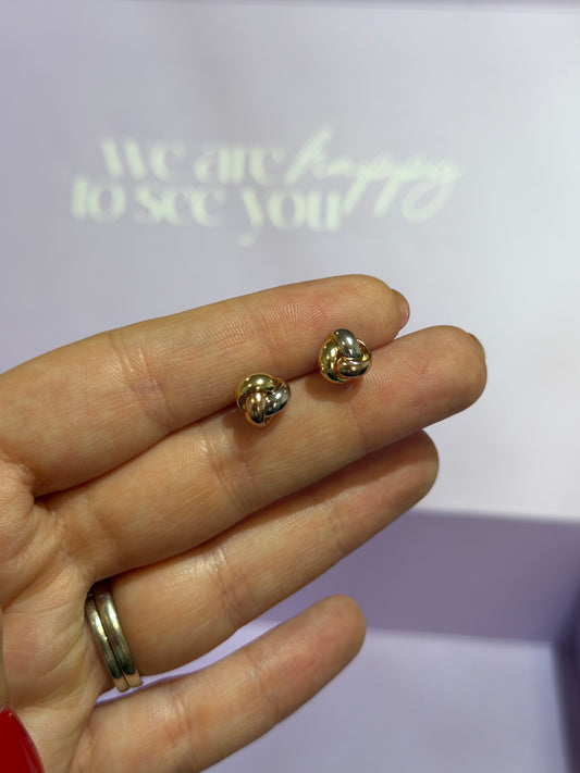 Aretes nudo medianos