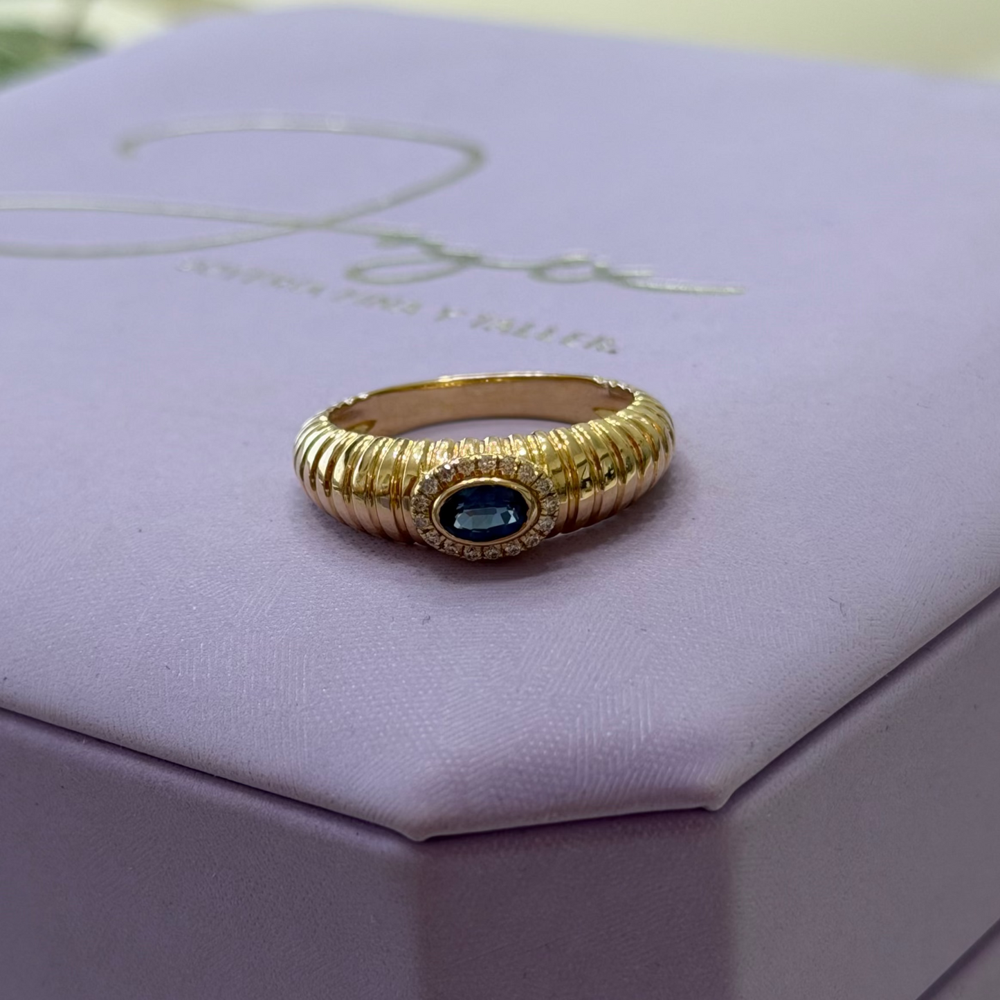 Chunky lined sapphire ring