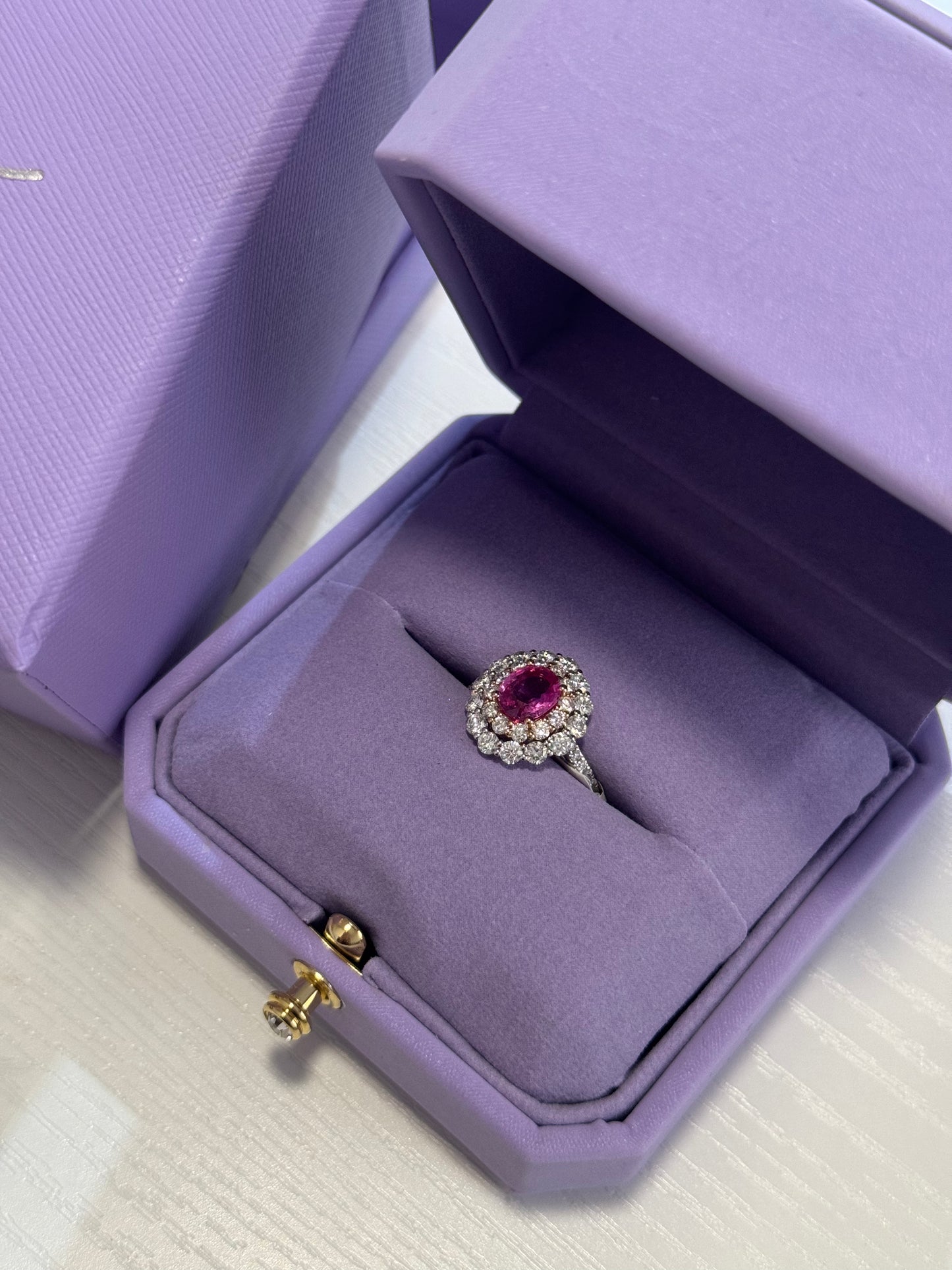 Anillo zafiros rosas y brillantes