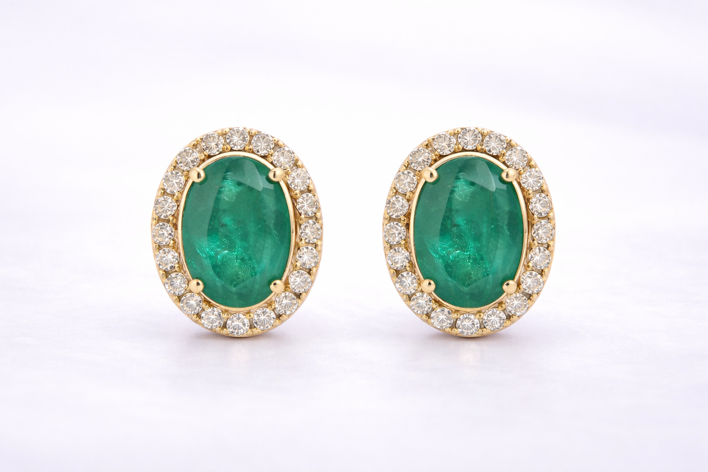 Aretes ovales esmeralda