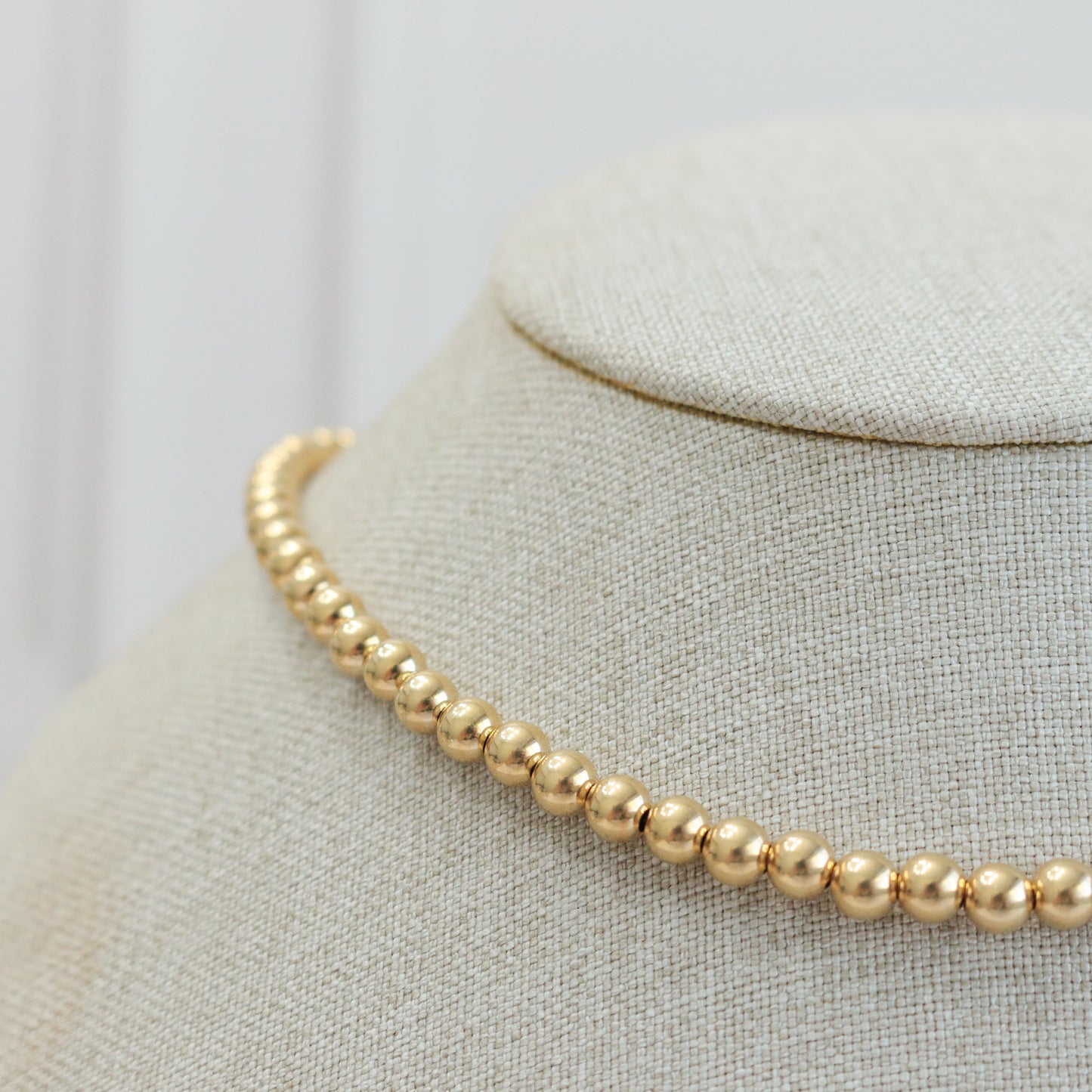Ball gold necklace