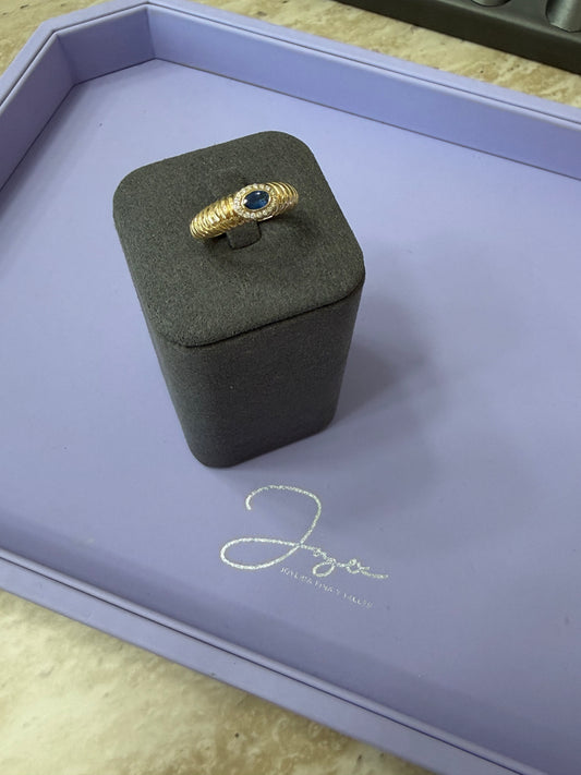 Chunky lined sapphire ring