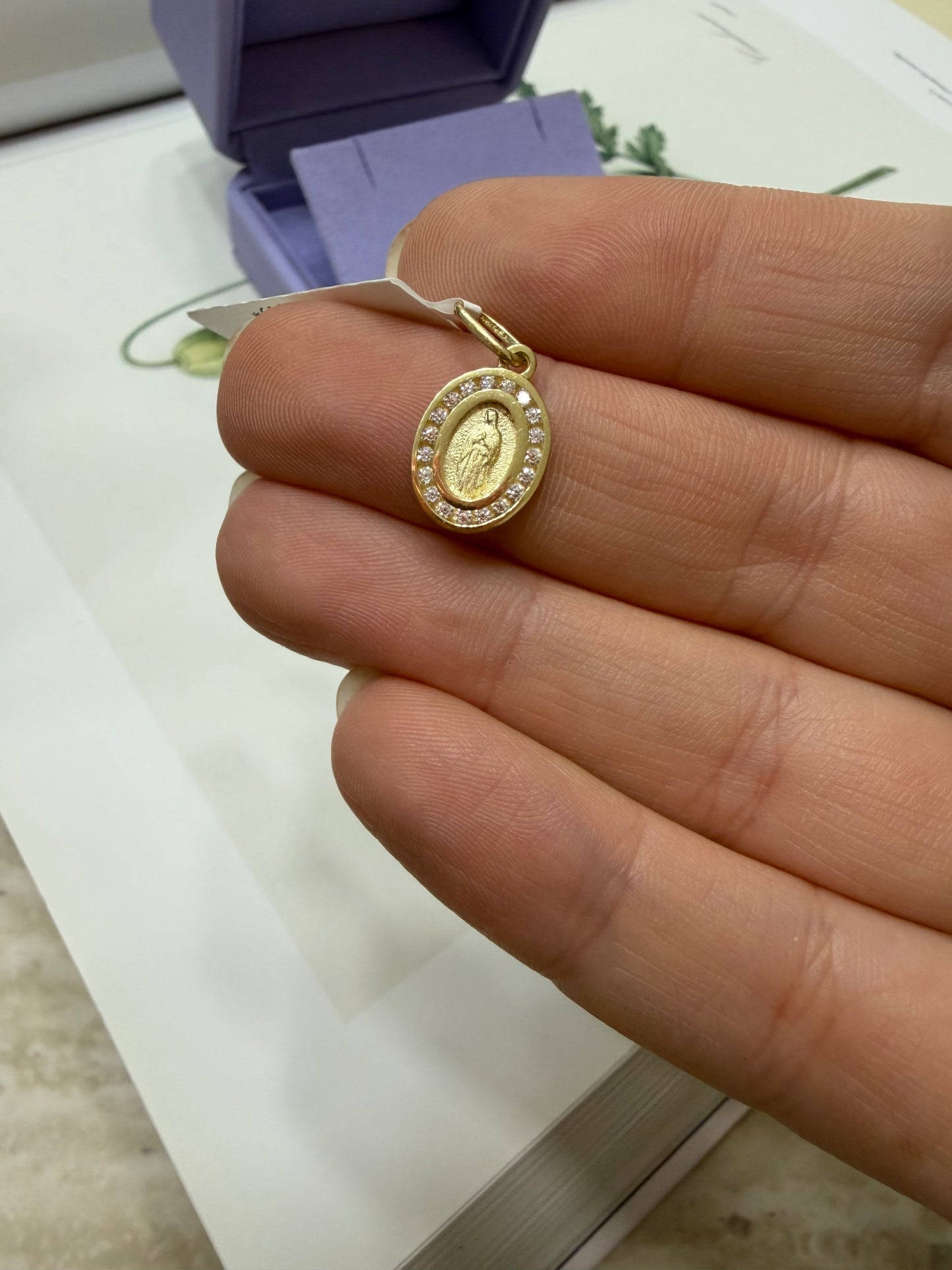 Medalla Guadalupe con circonias