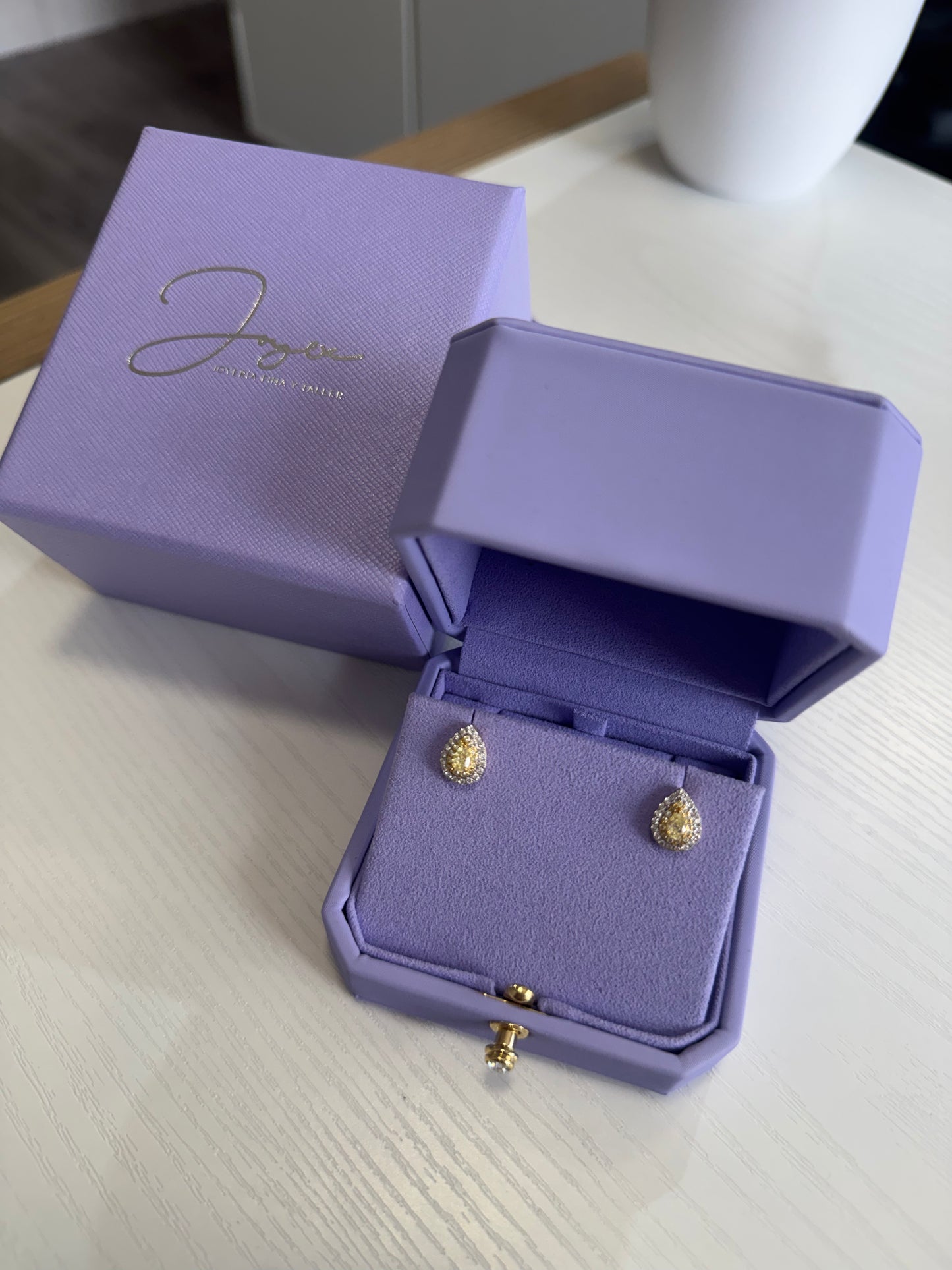 Aretes gota diamante amarillo