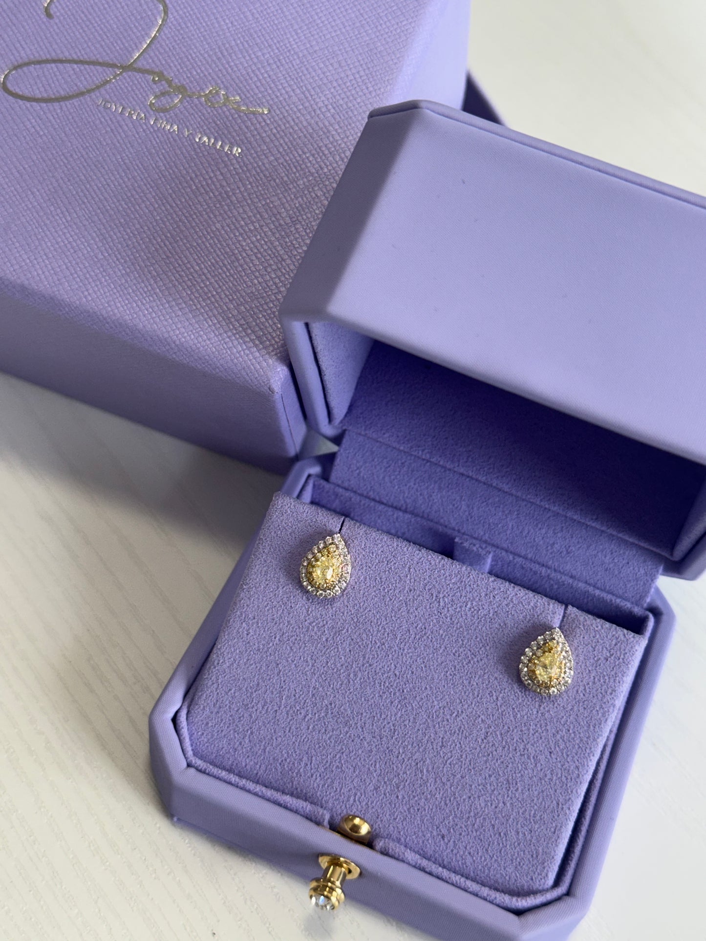 Aretes gota diamante amarillo