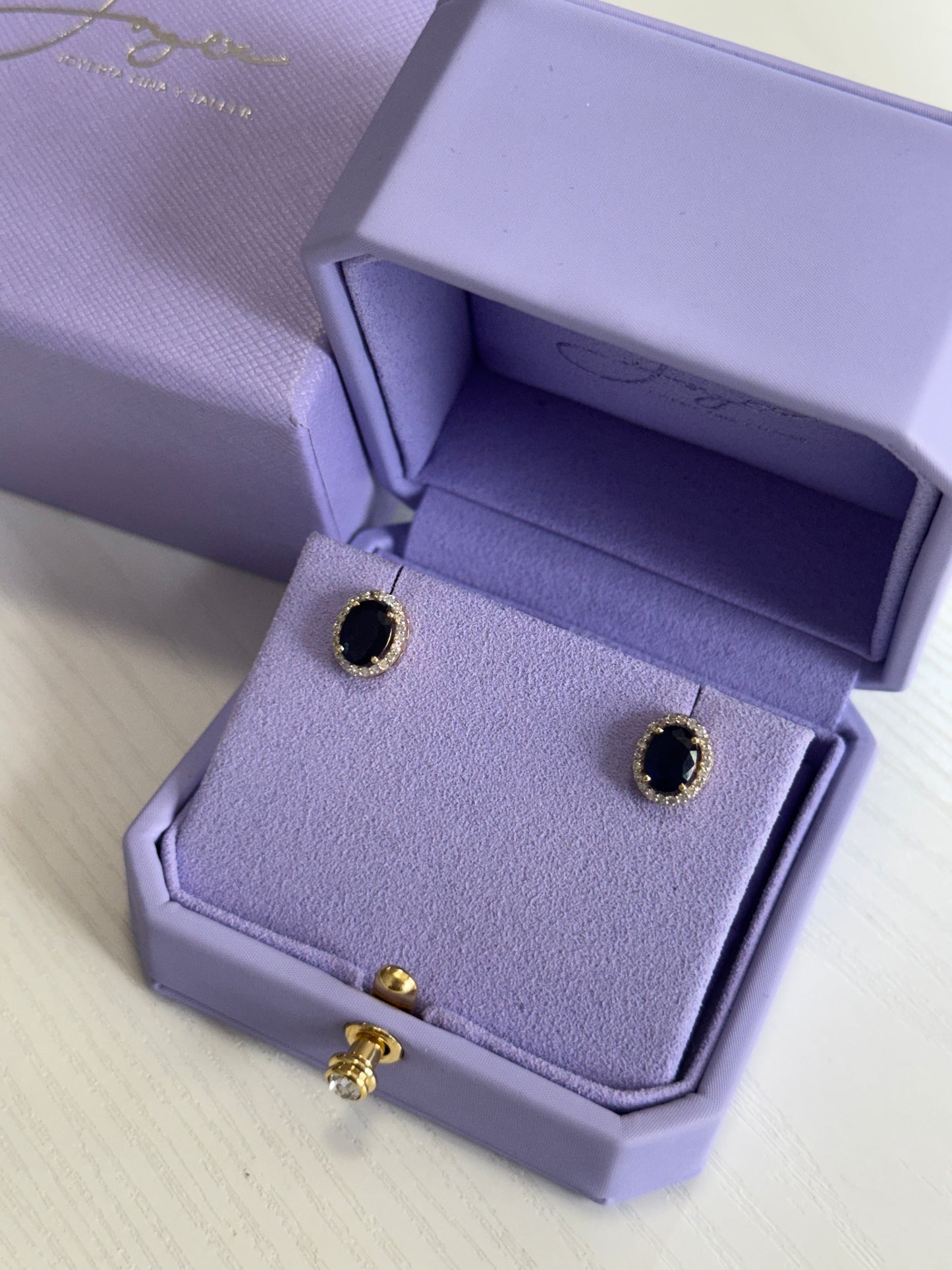 Aretes clásicos zafiros oval