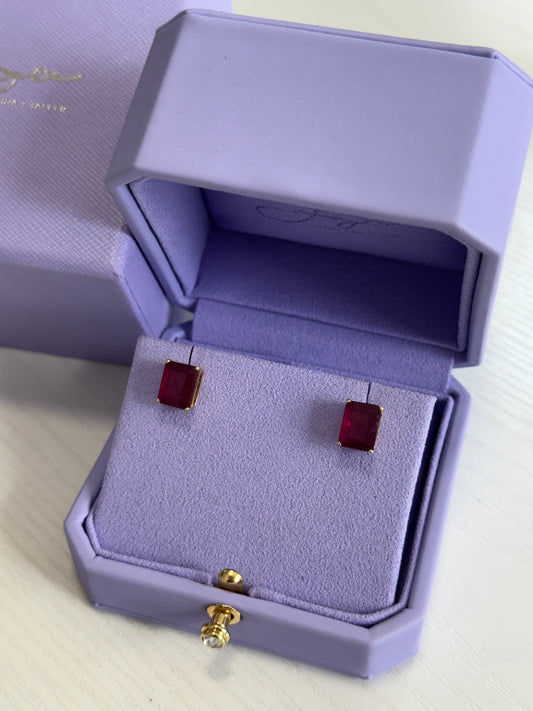 Aretes rubí sencillo