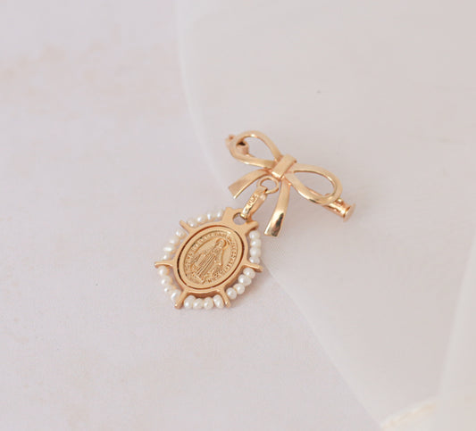 Medalla virgen milagrosa y moñito