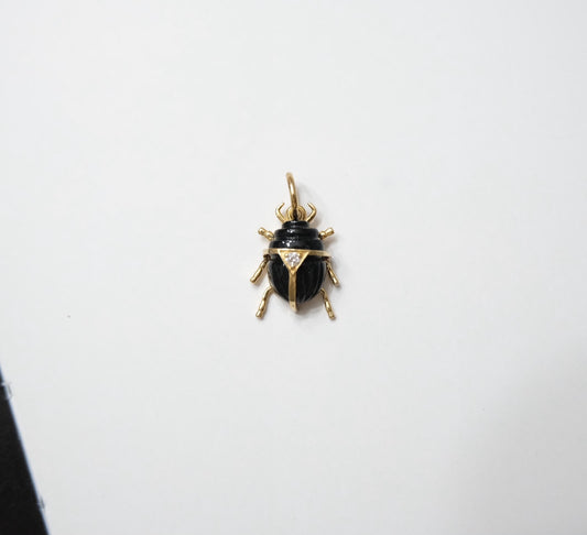 Charm de escarabajo onix