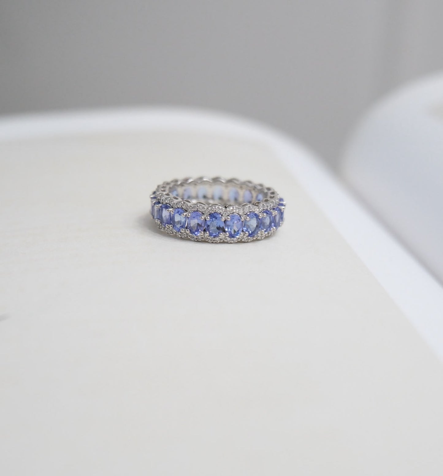 Anillo churumbela tanzanitas y diamantes