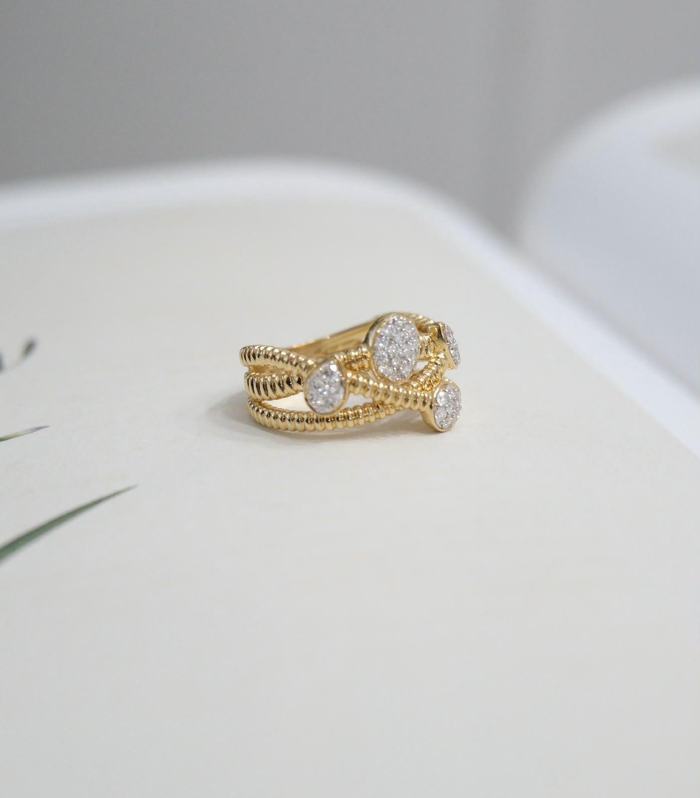 Anillo cruzado circulos