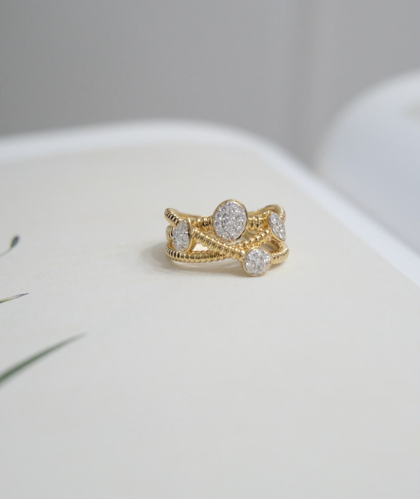 Anillo cruzado circulos