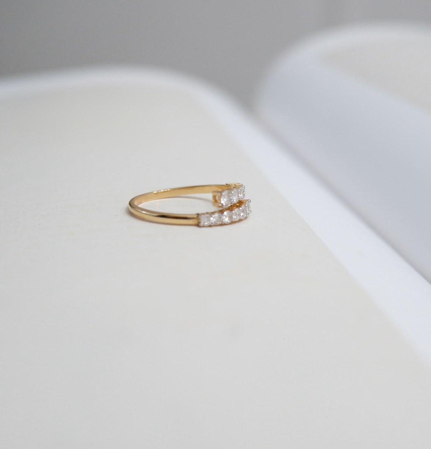 Anillo cruzado diamantes