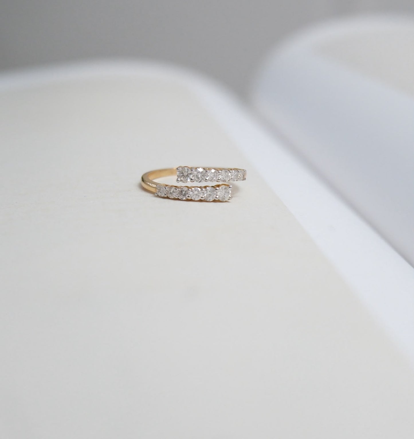 Anillo cruzado diamantes