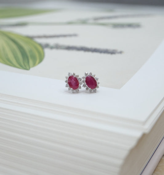 Aretes rubí oval tipo Lady Di
