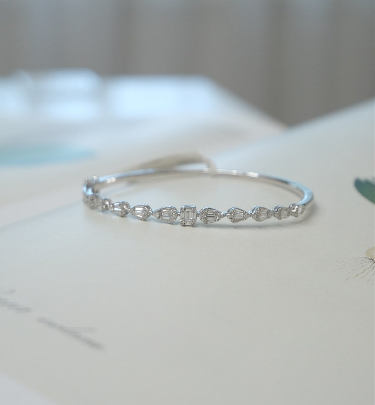 Pulsera bangle multishape diamantes naturales