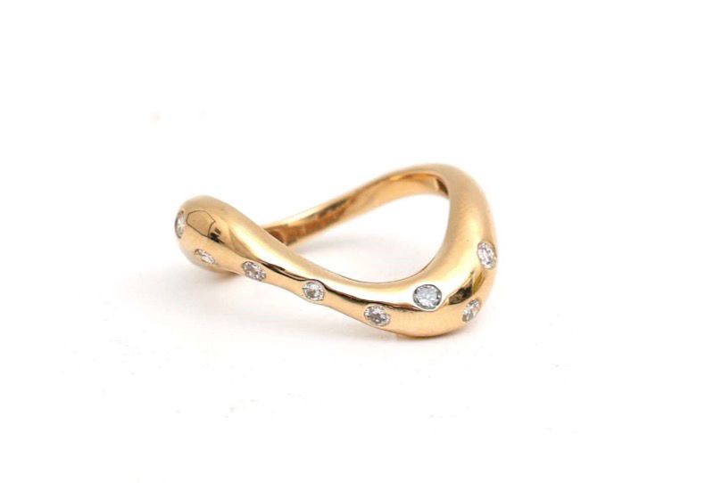 Wavy matching ring
