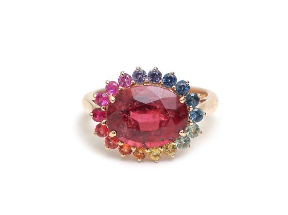 Anillo de turmalina con halo de zafiros de colores