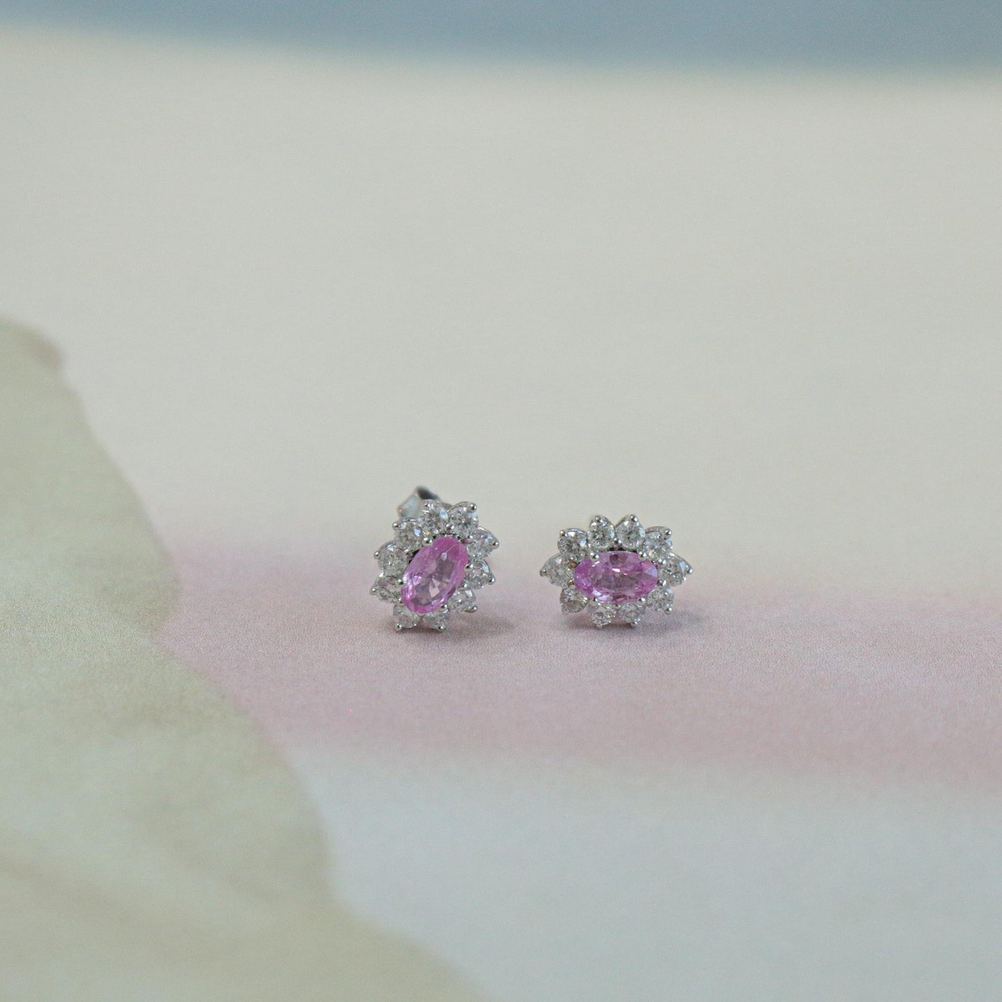 Aretes zafiro rosa oval tipo Lady Di minis